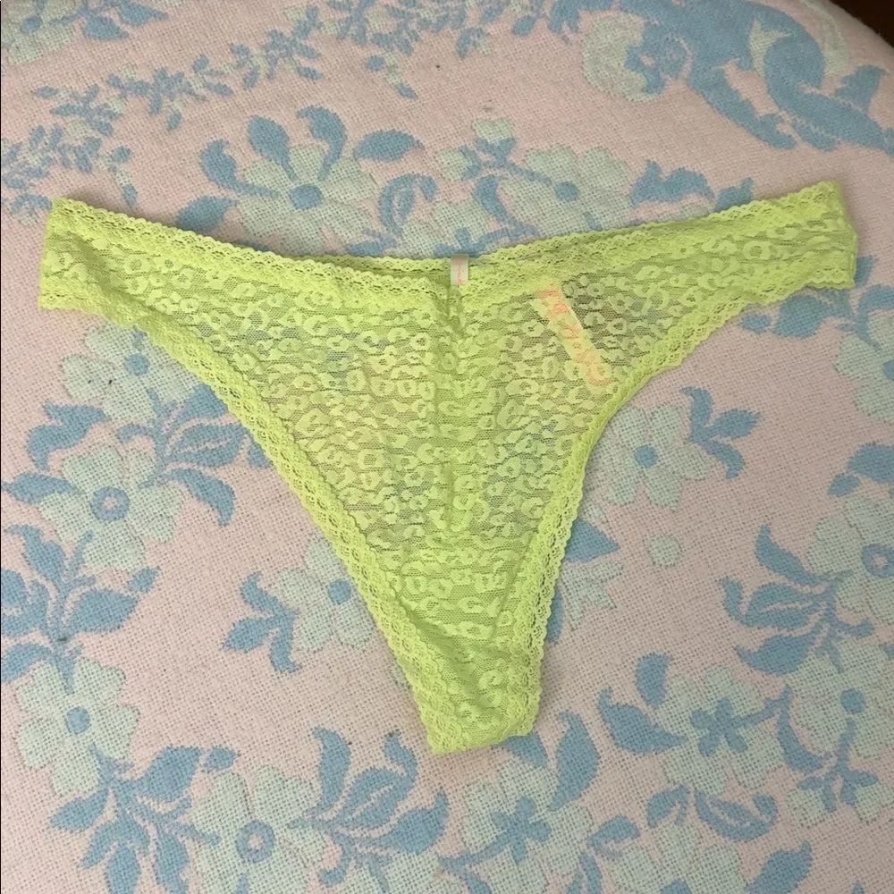 Last one! NWT *VS PINK* Icy Lime Stretch Leopard Print Lace Thong SIZE XXL